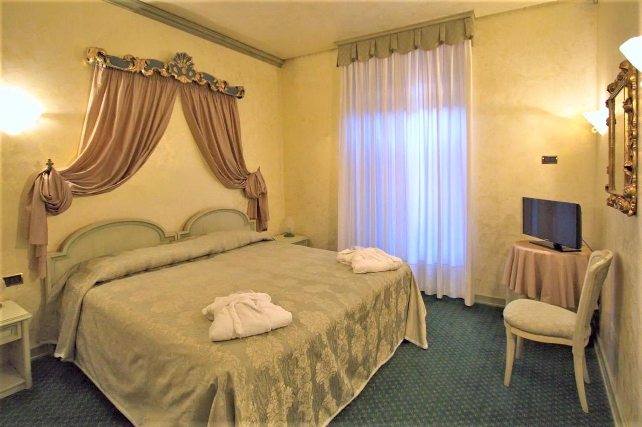 Hotel Colomba D'Oro Verona Exterior foto