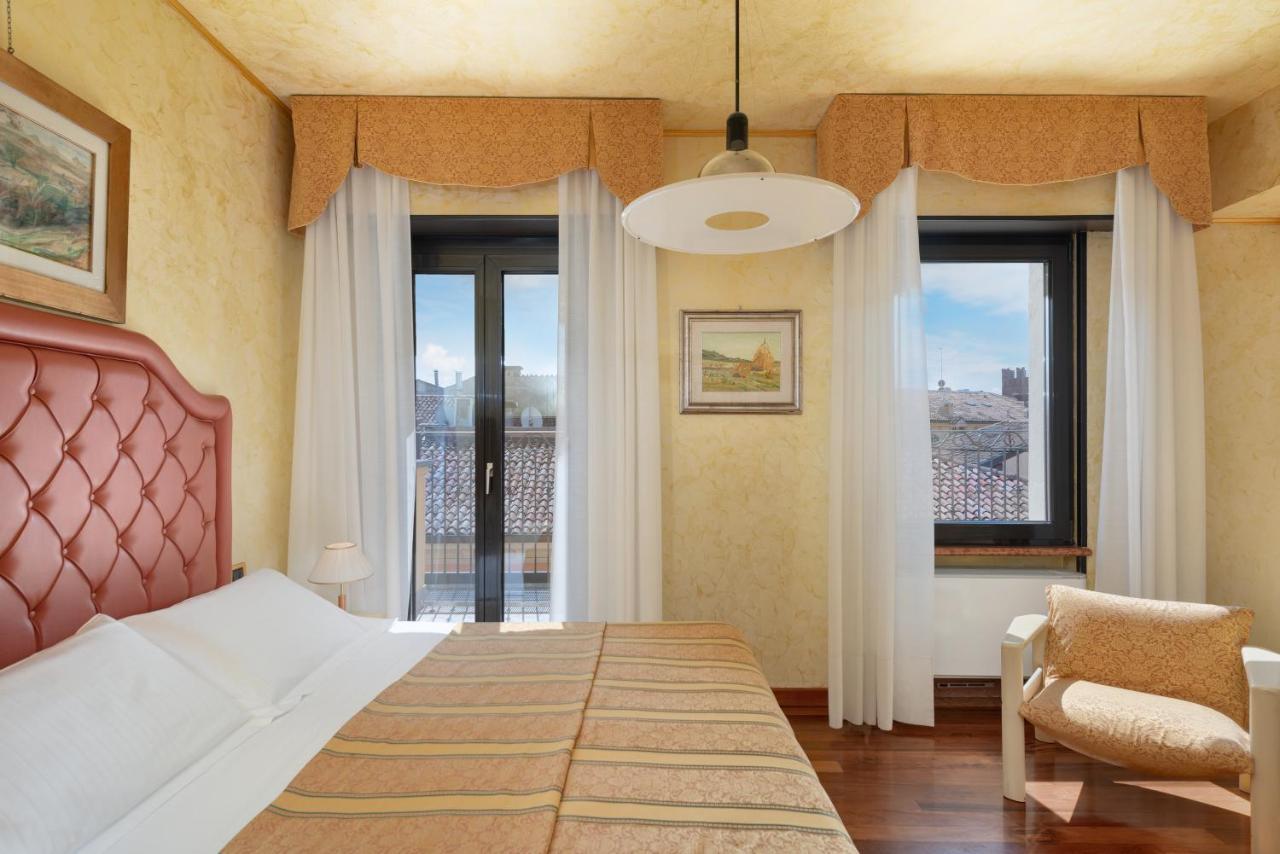 Hotel Colomba D'Oro Verona Exterior foto
