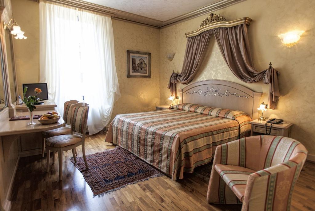 Hotel Colomba D'Oro Verona Exterior foto